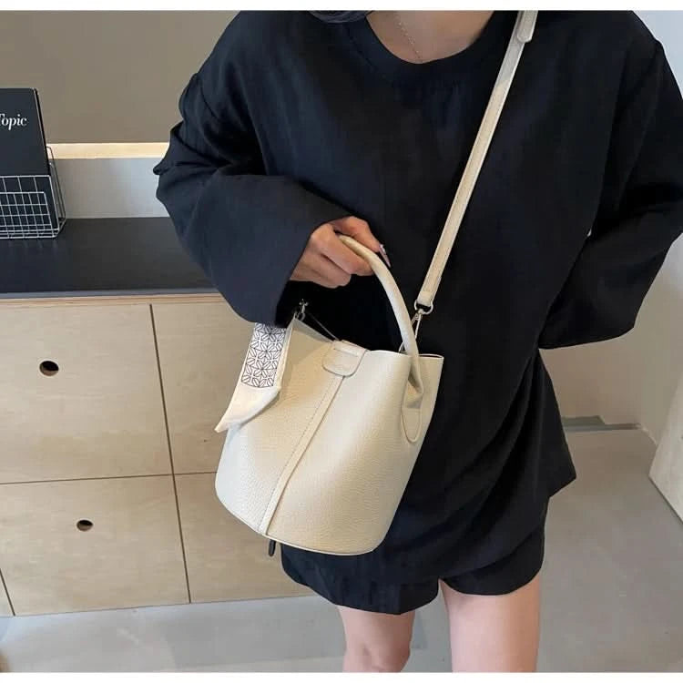 Senior Sense Retro Color Small Bag Women's New Crossbody Bag Super Fire Bucket Bag - M & M Global