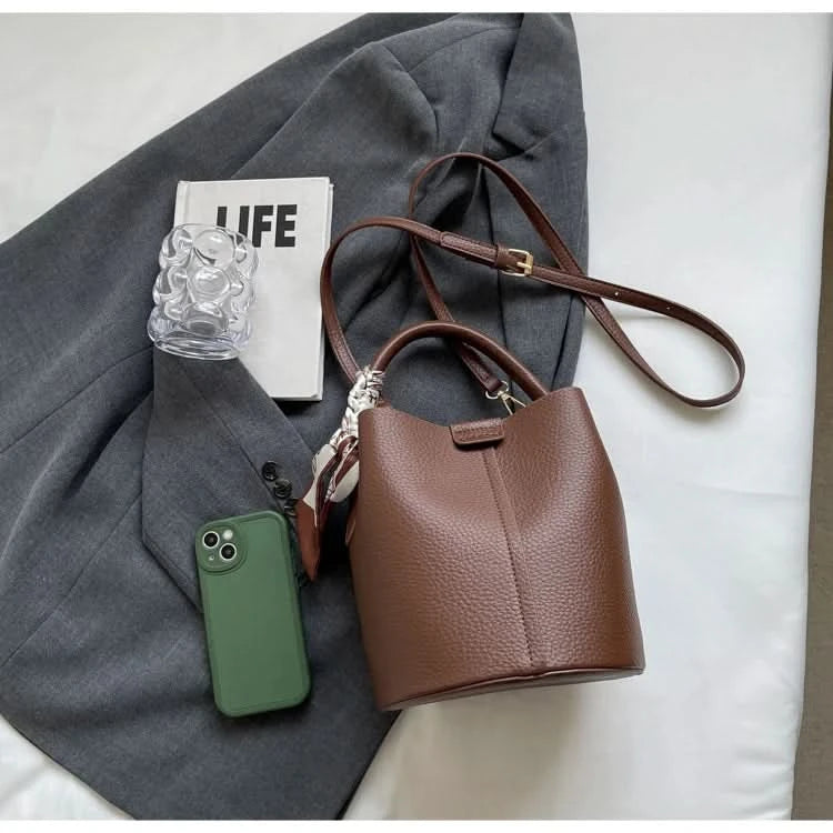 Senior Sense Retro Color Small Bag Women's New Crossbody Bag Super Fire Bucket Bag - M & M Global