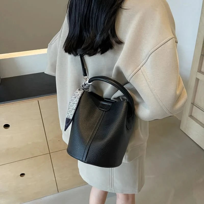 Senior Sense Retro Color Small Bag Women's New Crossbody Bag Super Fire Bucket Bag - M & M Global