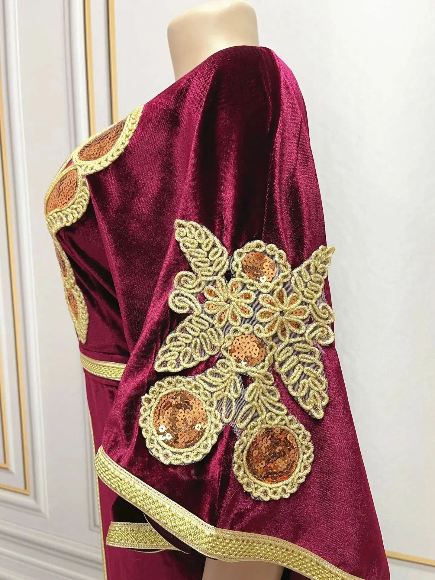 Ramadan Luxury Muslim Fashion Bat Sleeve Moroccan Turkiye Dubai Dress Middle East Arab Dress Sequins Golden Velvet Long Dress - M & M Global