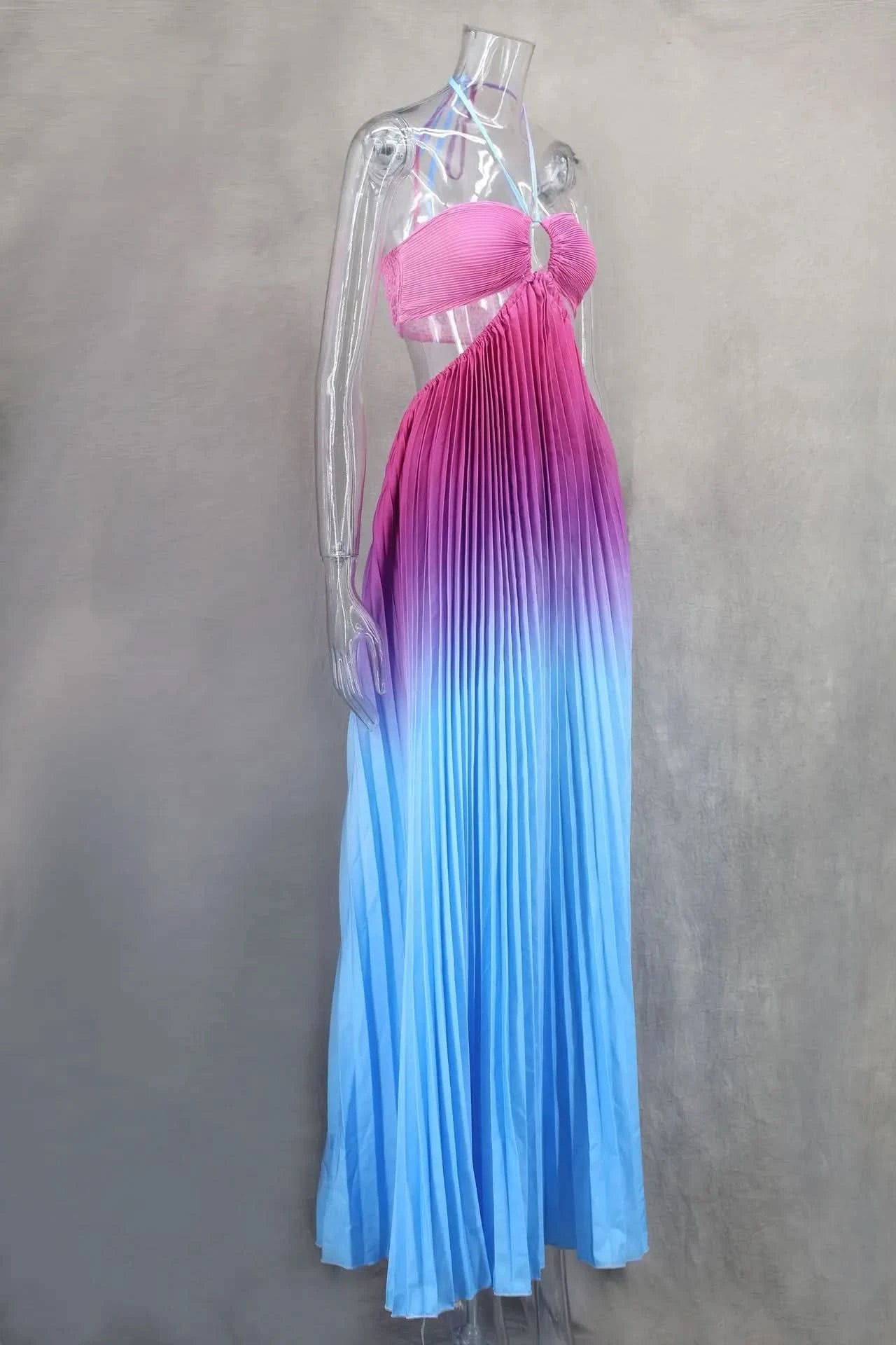 Women Chic Gradient Print Halter Neck Pleated Beach Long Dress Fashionable Long Dress Sexy Hollow Out Vacation Maxi Dress Outfit - M & M Global