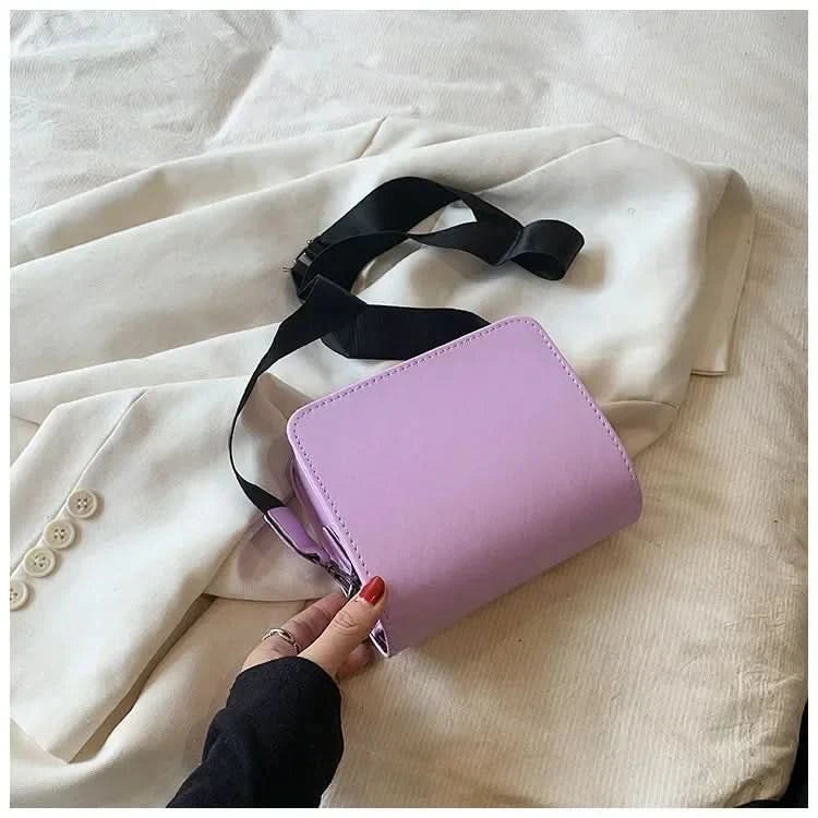 Women's versatile retro handle handbag, crossbody bag, single shoulder flip bag - M & M Global
