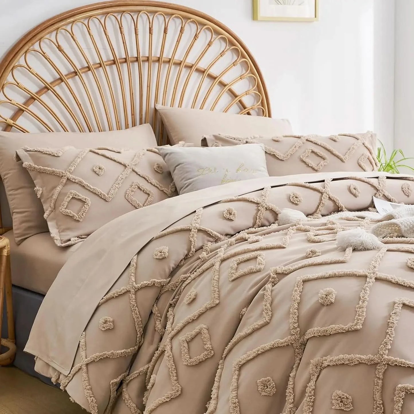 7 Pcs solid color tufted quilt set, microfiber soft and lightweight, durable and easy to wash bedding set , for all seasons