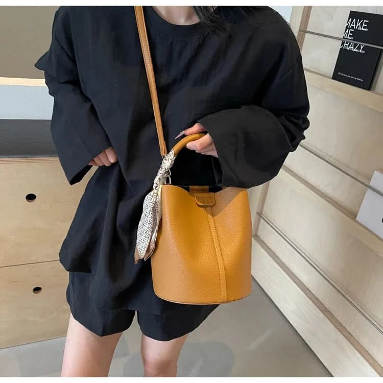 Senior Sense Retro Color Small Bag Women's New Crossbody Bag Super Fire Bucket Bag - M & M Global