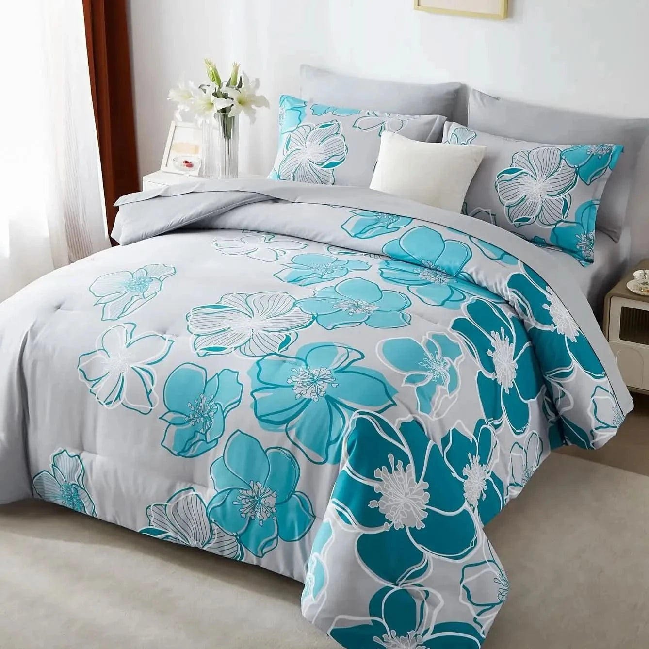 Floral bedding set with blue and white flowers on a bed in a bedroom.
Queen floral comforter set

Large floral print bedding

7-piece microfiber bedding set

All-season comforter

Brushed microfiber comforter

Luxury bed set for queen bed

Fade-resistant bedding

Machine washable comforter

Elegant bedroom décor set

Gift bedding set for holidays