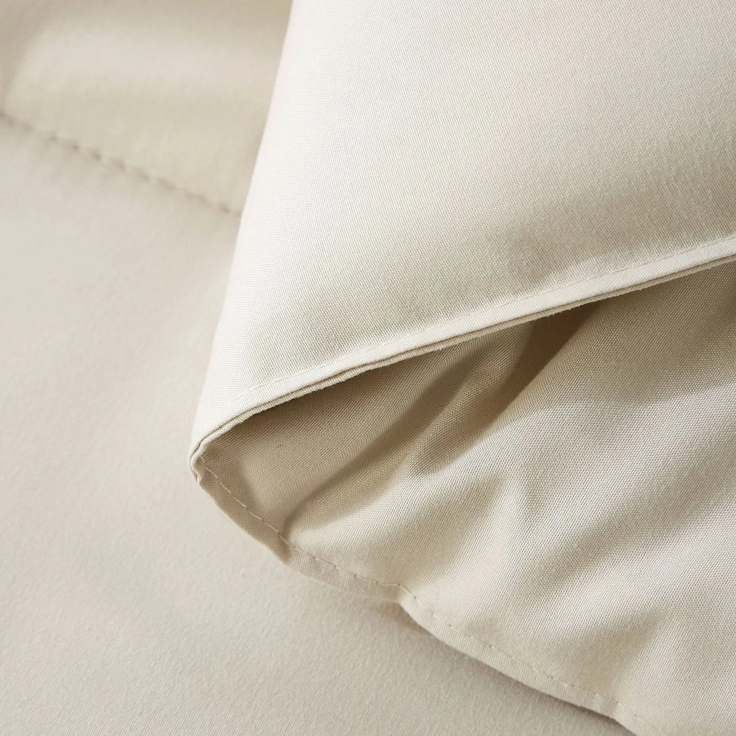 Close-up of beige fabric with a subtle texture
Microfiber comforter set

Solid color bedding set

Soft bedding for all seasons

Twin/Queen/King comforter

Lightweight bed set

Wrinkle-resistant bedding

Machine washable comforter

Minimalist bedding

Dorm room bedding

Gift bedding set