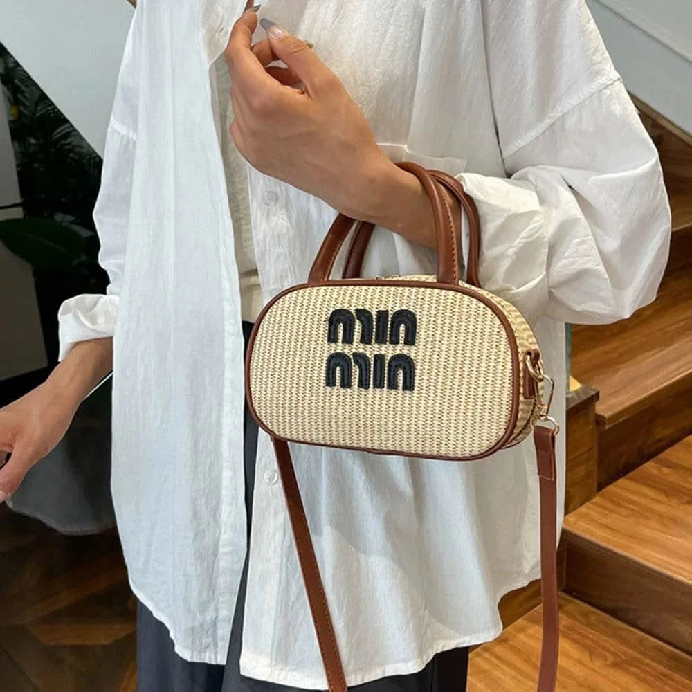 2025 new trendy and fashionable crossbody bag with niche design, woven shoulder bag for women, popular bowling bag this year - M & M Global
