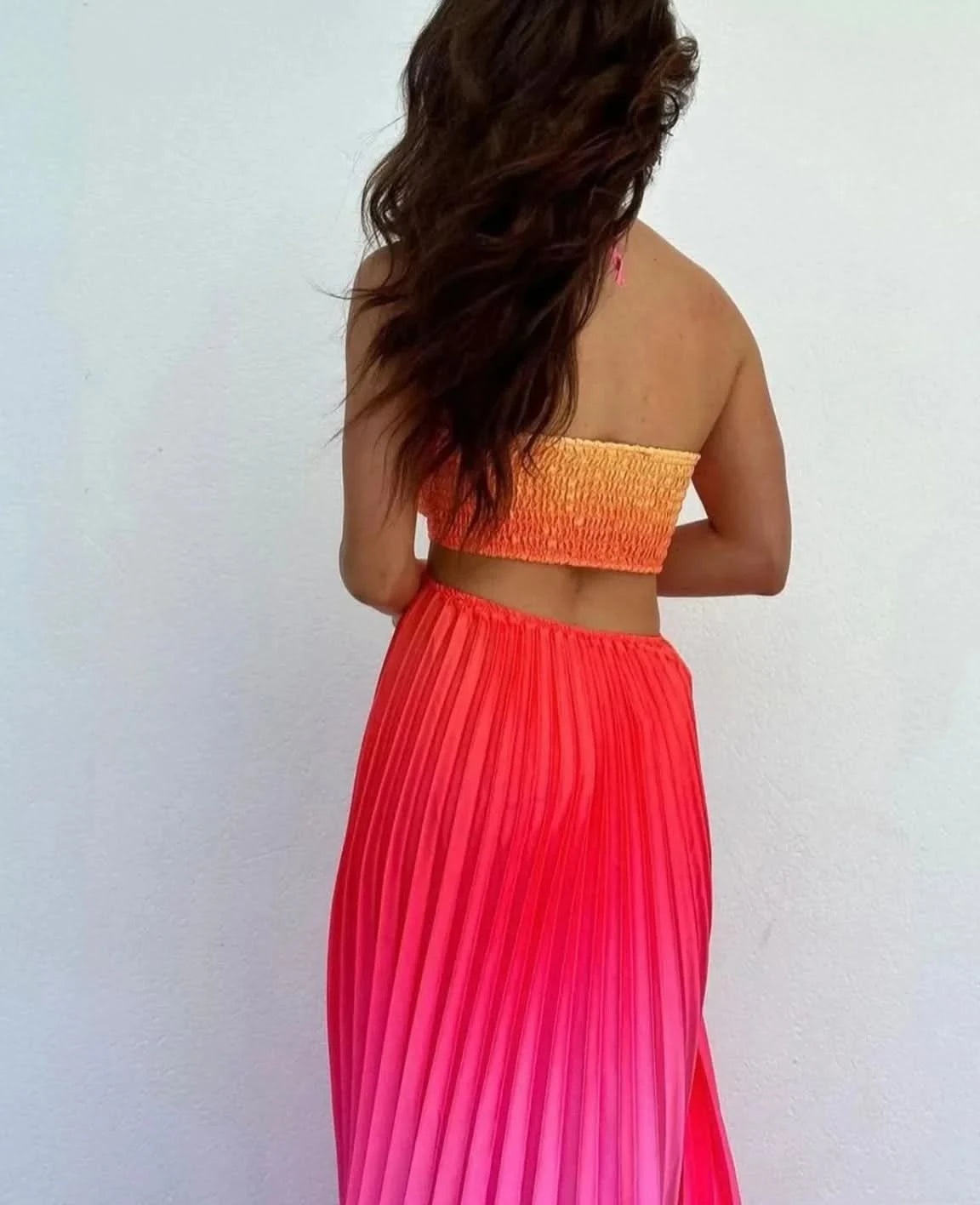 Women Chic Gradient Print Halter Neck Pleated Beach Long Dress Fashionable Long Dress Sexy Hollow Out Vacation Maxi Dress Outfit - M & M Global