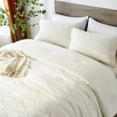 solid color cut flower craft Comforter sets, breathable, 100% microfiber, 1 quilt + 2 pillows, all seasons, machine washable.