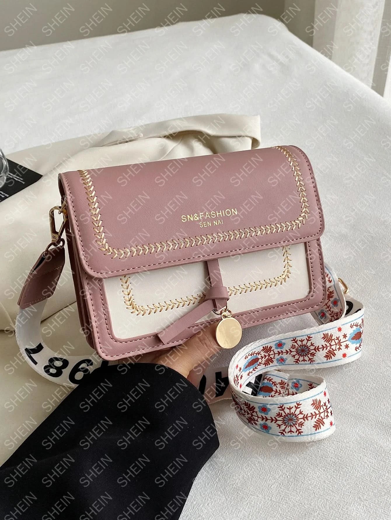 Fashionable Bag for Women, Versatile New Crossbody Bag, Casual, Contrasting Color, Small Square Bag, Wide Shoulder Strap - M & M Global