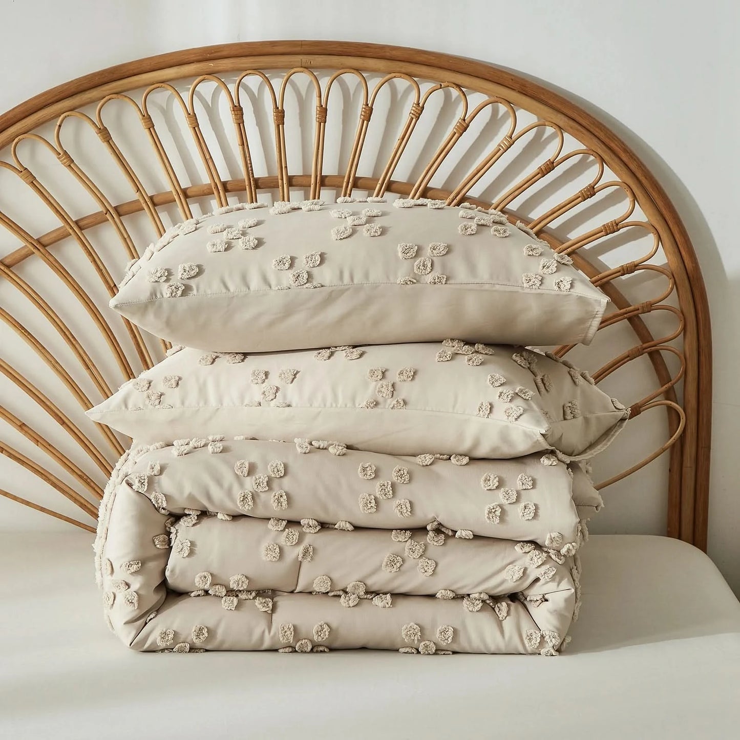 Solid color tufted bedding set, microfiber is lightweight and breathable, machine washable, queen/king size, all seasons
