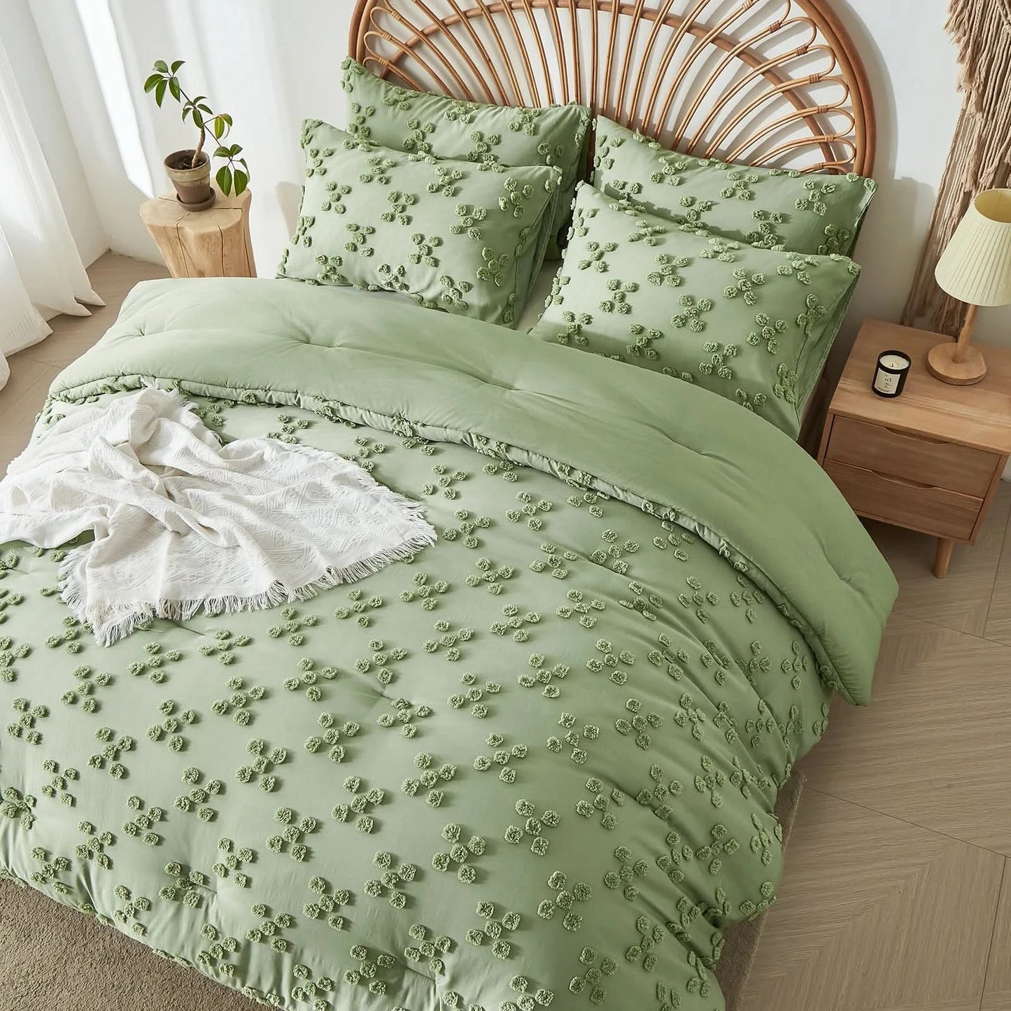 Solid color tufted bedding set, microfiber is lightweight and breathable, machine washable, queen/king size, all seasons