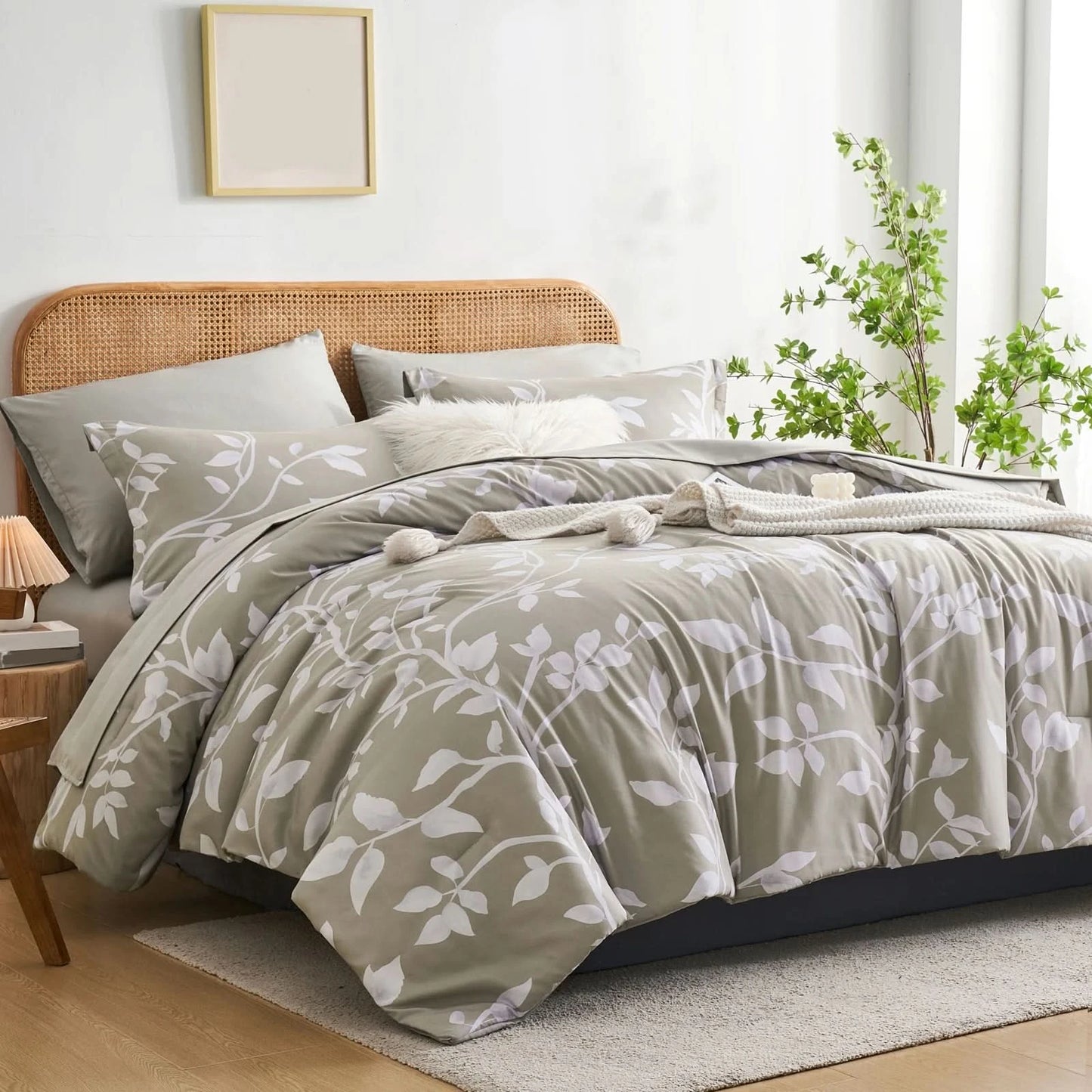 7Pcs Leaf Printing Comforter Set for Queen, warm khaki, soft , comfortable,room decoration,ideal gift, universal for all seasons