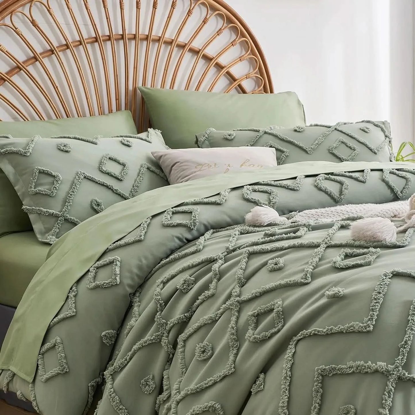7 Pcs solid color tufted quilt set, microfiber soft and lightweight, durable and easy to wash bedding set , for all seasons