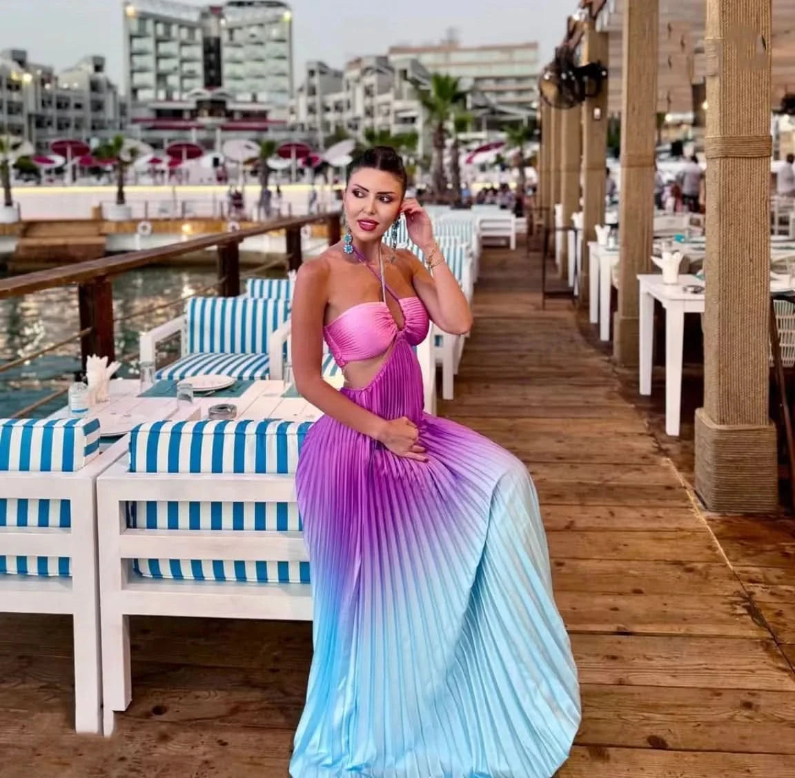 Women Chic Gradient Print Halter Neck Pleated Beach Long Dress Fashionable Long Dress Sexy Hollow Out Vacation Maxi Dress Outfit - M & M Global