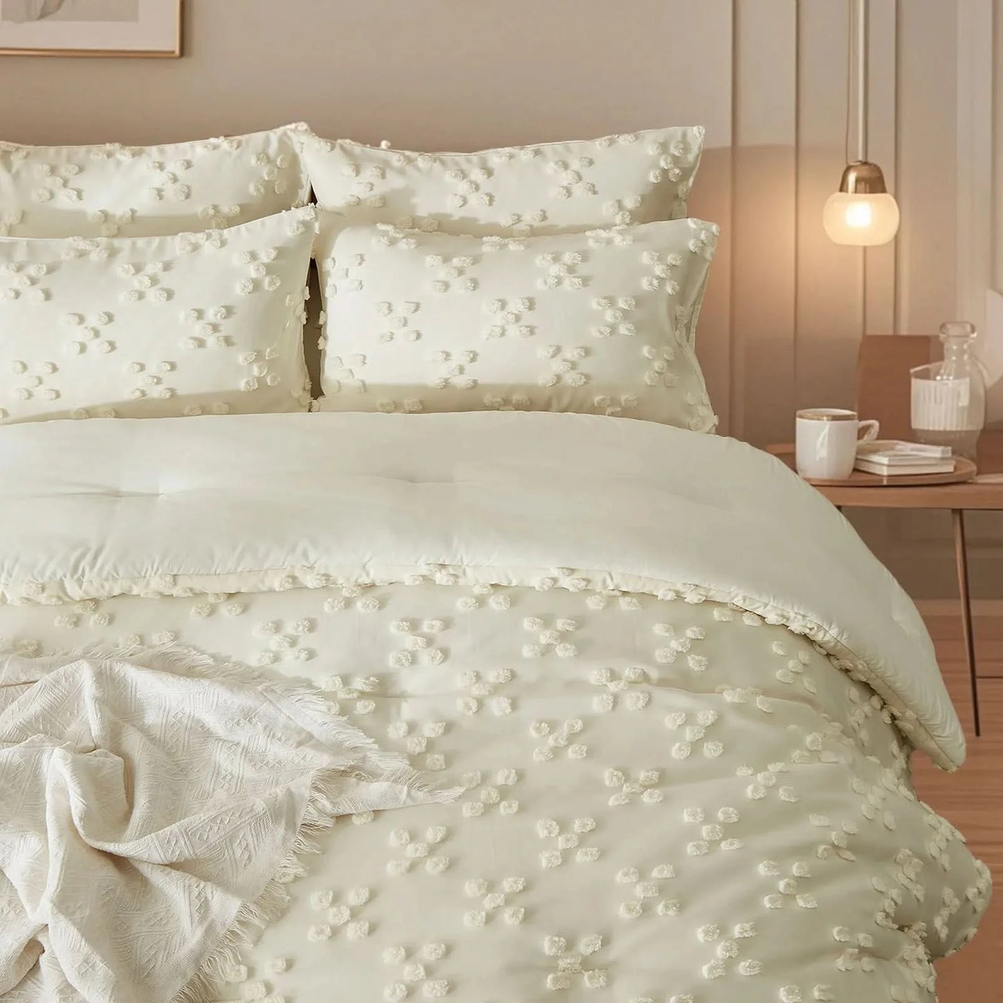 Solid color tufted bedding set, microfiber is lightweight and breathable, machine washable, queen/king size, all seasons