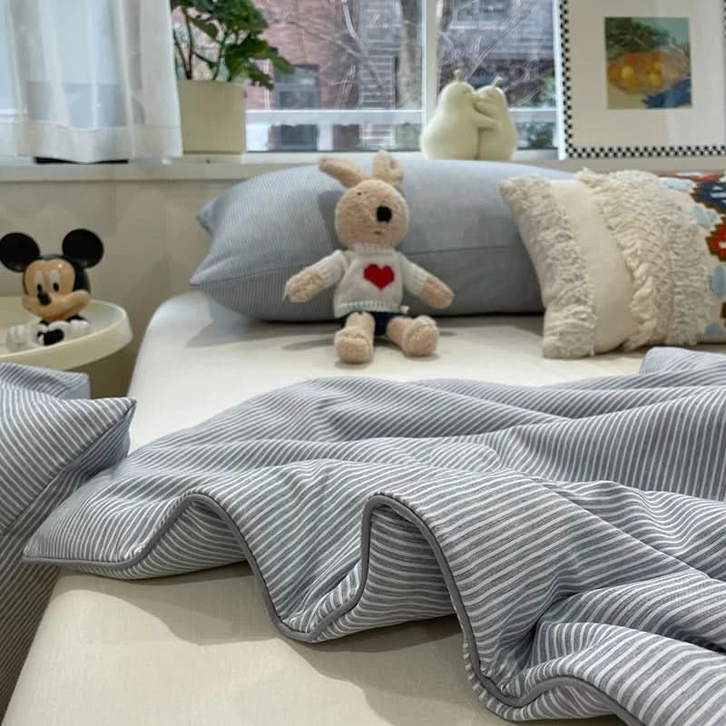 INS Style Plaid Summer Quilt Light Comforter Spring Summer Comforter Suitable for Bedroom Apartment Student Dormitory - M & M Global