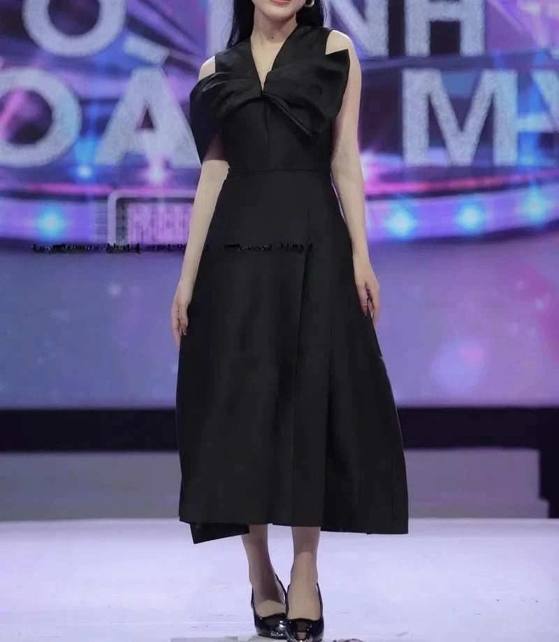 UCXQ Elegant Long Dress Fairy Style V-neck Hollow Waist 3D Bow Pocket Fashion Party Dresses For Women 2025 Spring Summer 23A9338 - M & M Global