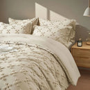 Solid color tufted bedding set, microfiber is lightweight and breathable, machine washable, queen/king size, all seasons