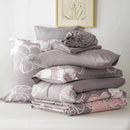Floral patterned bedding set on a bed with a neutral background
Queen floral comforter set

Large floral print bedding

7-piece microfiber bedding set

All-season comforter

Brushed microfiber comforter

Luxury bed set for queen bed

Fade-resistant bedding

Machine washable comforter

Elegant bedroom décor set

Gift bedding set for holidays