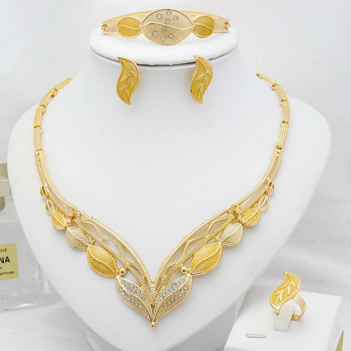 Jewelry Sets for Women Flower Pendant Necklace 18k Gold Plated Fashion Design Earring Bracelet Ring Sets Exquisite Gifts - M & M Global