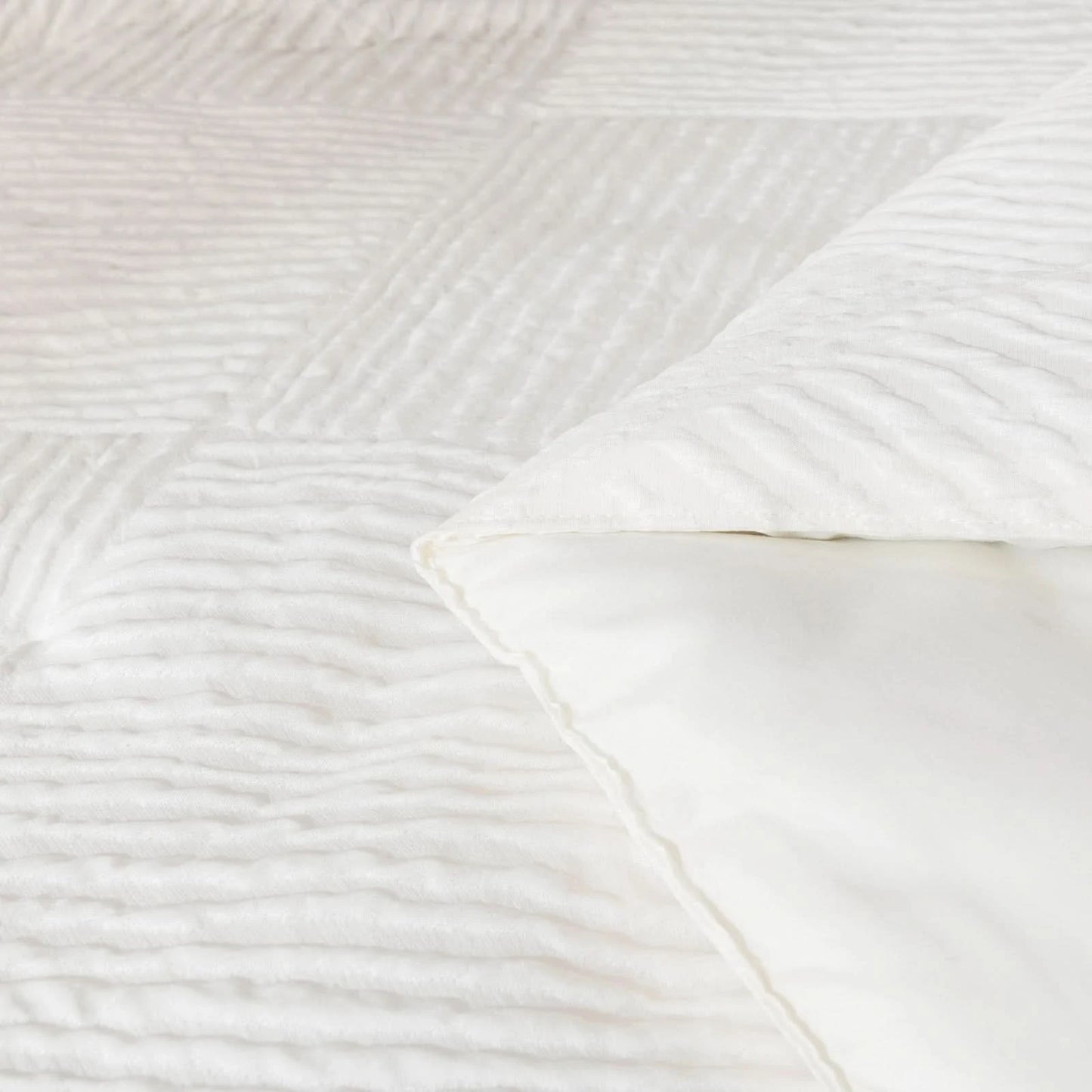 solid striped check Comforter set, soft microfiber, lightweight and breathable, easy to care for - bedding set for all seasons
