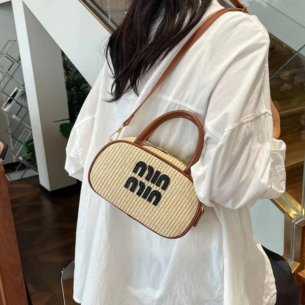 2025 new trendy and fashionable crossbody bag with niche design, woven shoulder bag for women, popular bowling bag this year - M & M Global