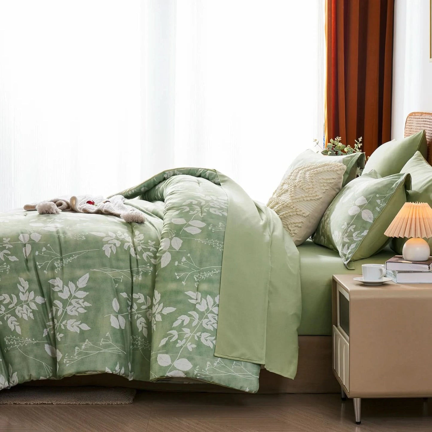 7-piece leaf pattern printed Comforter Set, 100% microfiber soft and durable Skin-friendly breathable super soft bedding set