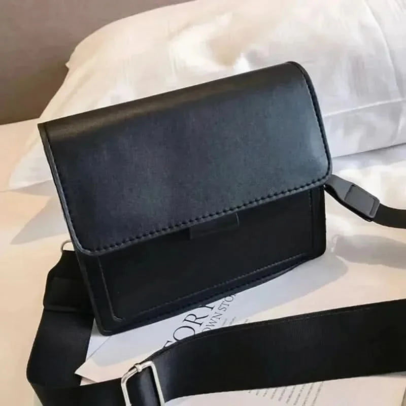 Women's versatile retro handle handbag, crossbody bag, single shoulder flip bag - M & M Global
